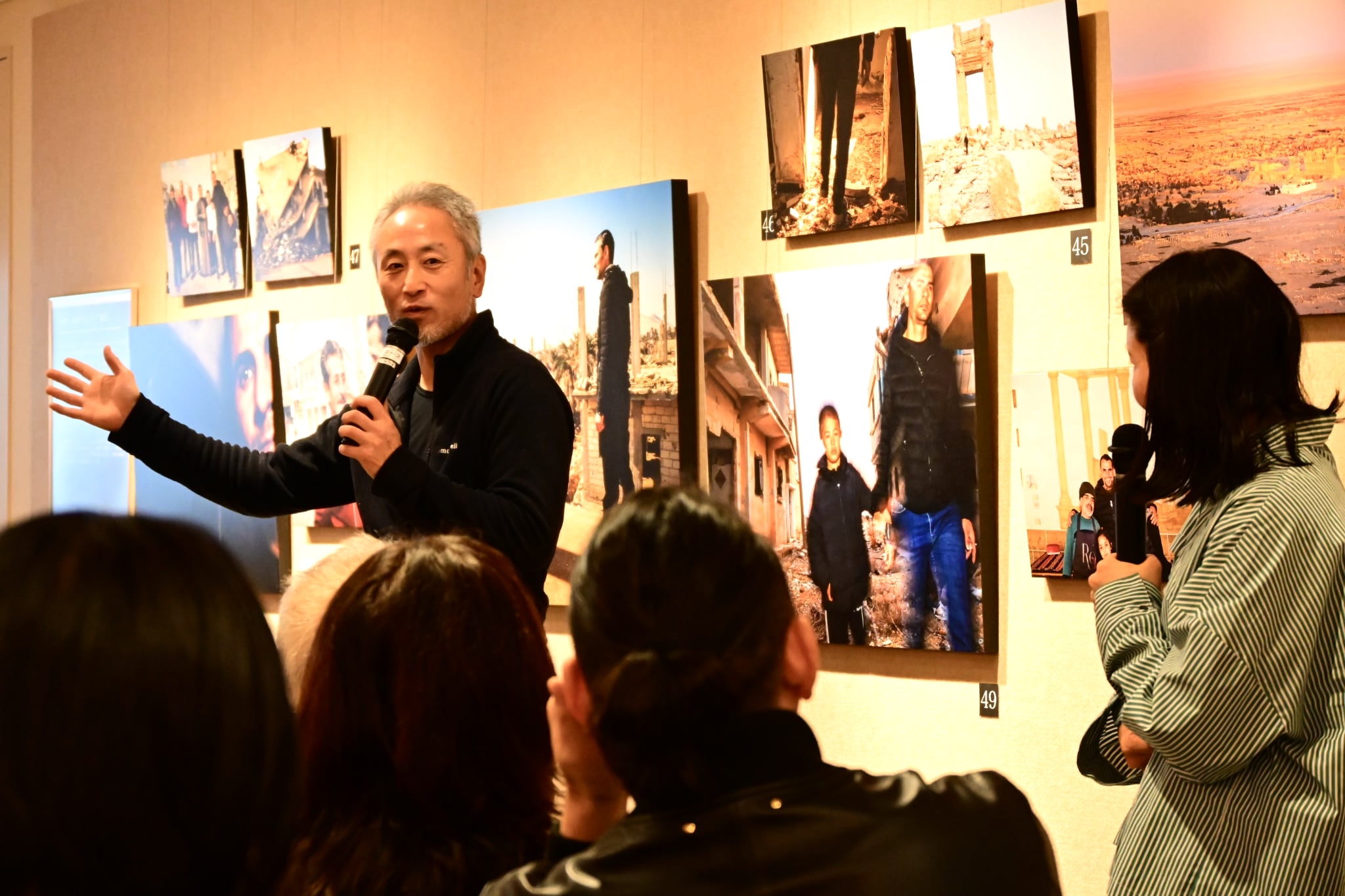 att.GvNxafmuNx 写真展ギャラリートークにて安田純平氏のお話をお聞きしました 写真展ギャラリートークにて安田純平氏のお話をお聞きしました