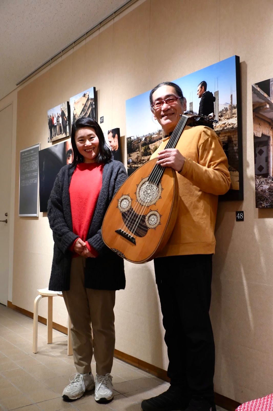 image 11 写真展ギャラリートークにて、常味裕司さんのウードの演奏をお聞きしました！ 写真展ギャラリートークにて、常味裕司さんのウードの演奏をお聞きしました！