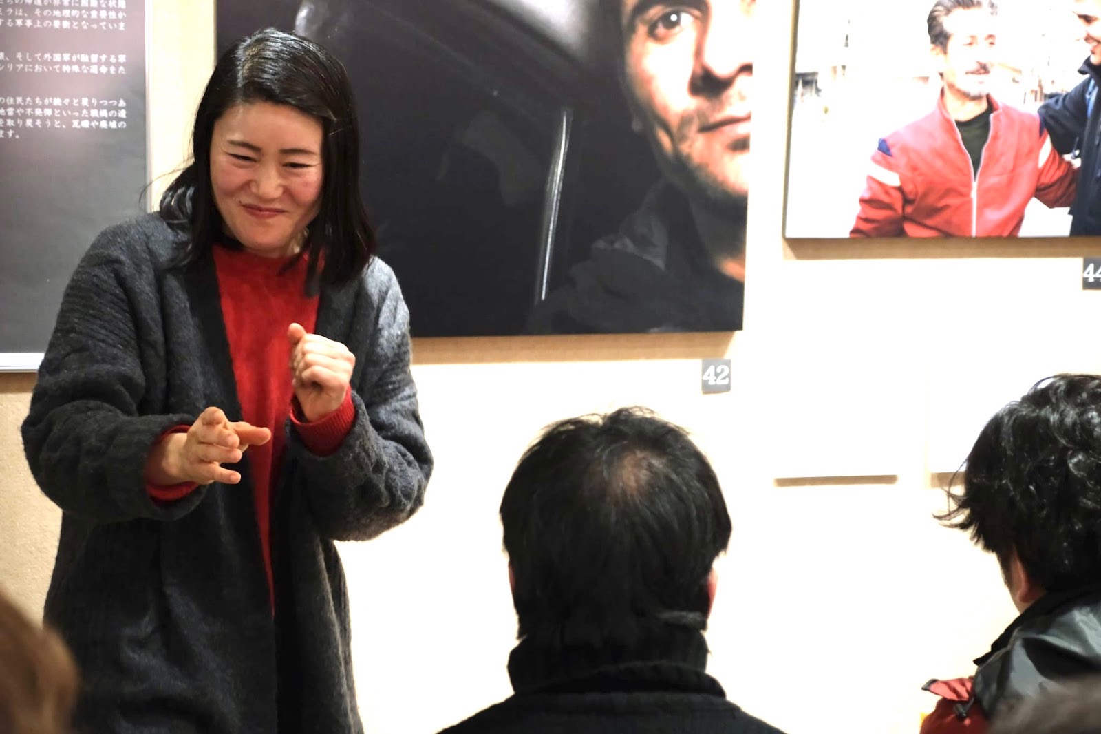 image 2 写真展ギャラリートークにて、常味裕司さんのウードの演奏をお聞きしました！ 写真展ギャラリートークにて、常味裕司さんのウードの演奏をお聞きしました！